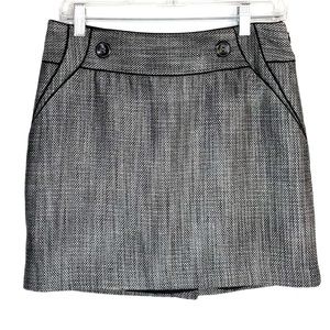 The Limited Metallic Silver and Black with Black Piping Woven Skirt Size 4